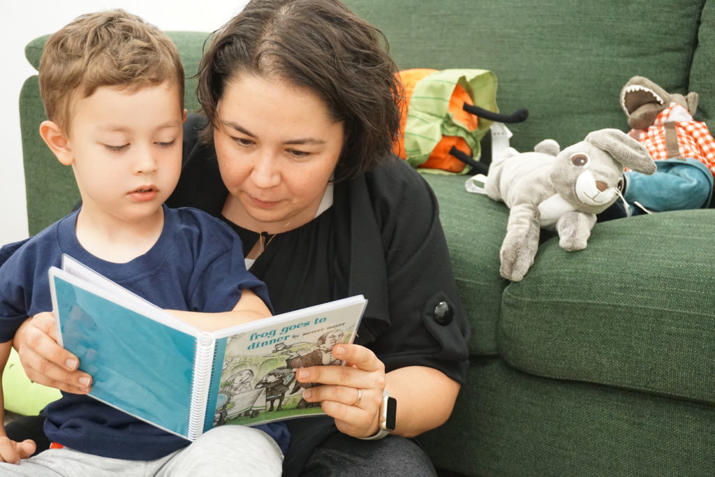 anne-çocuk kitap okuma etkinliği